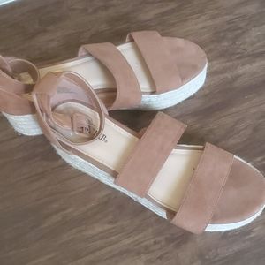 Swade light brown sandal/ wedges